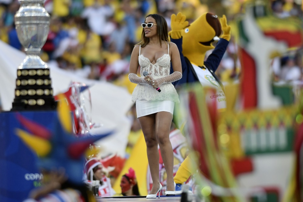 Jew subtraction Bloom Anitta encerra Copa América e vira assunto mais comentado na web - OFuxico