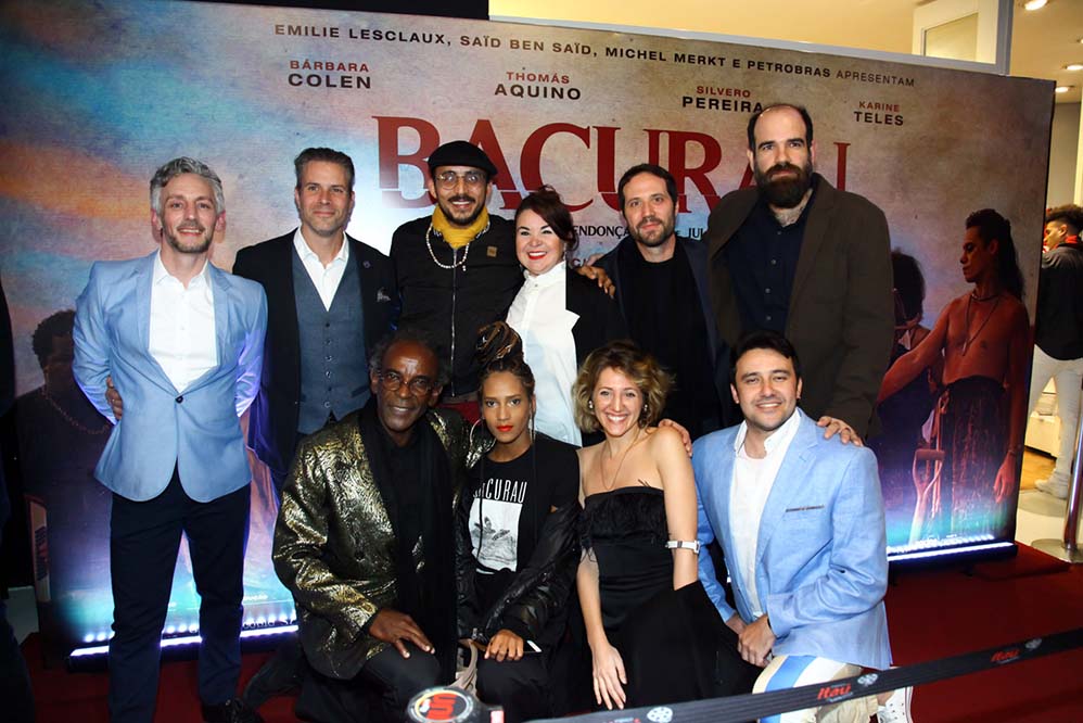Famosos fazem pré-estreia do filme Bacurau