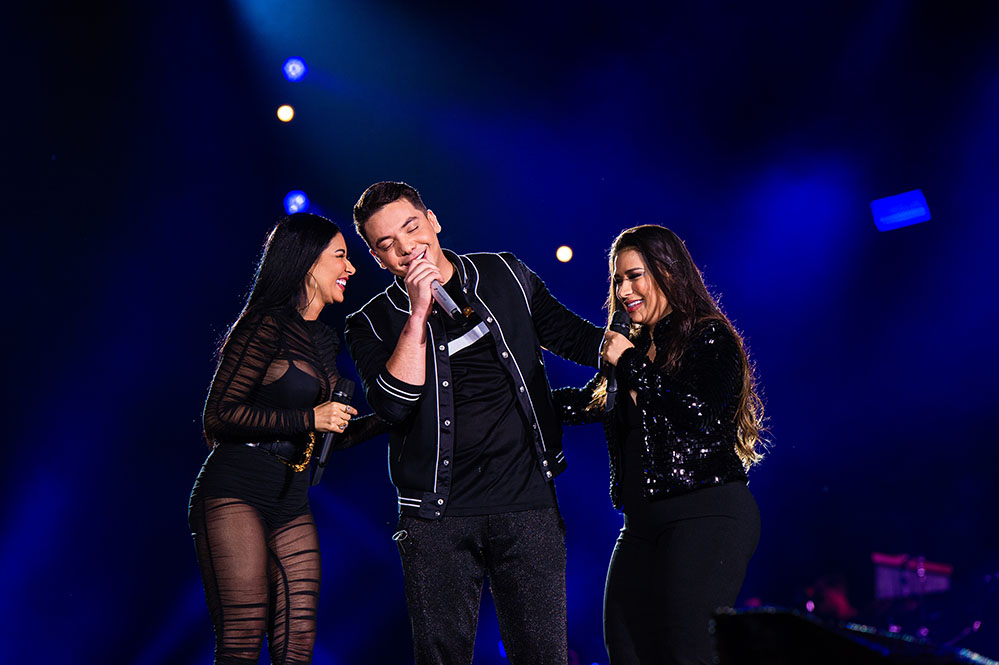 Wesley Safadão cantou com Simone e Simaria cantaram na gravação de DVD