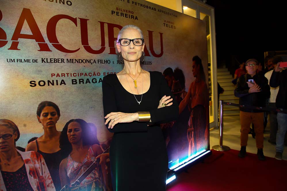 Sônia Braga estreia Bacurau com presença de famosos