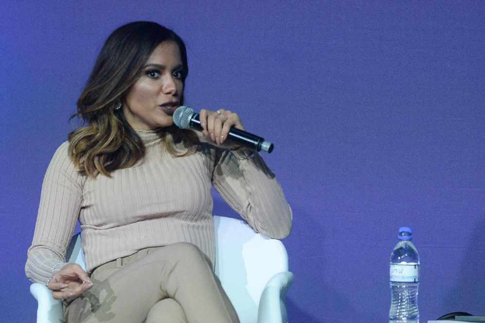 Na palestra, Anitta comentou sobre sua trajetória e seu case de sucesso no mundo do negócios e ações de marketing. Hoje em dia, a cantora se tornou o principal nome do Brasil no segmento