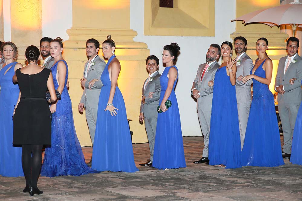 Reunião de padrinhos e madrinhas antes de entrarem na igreja