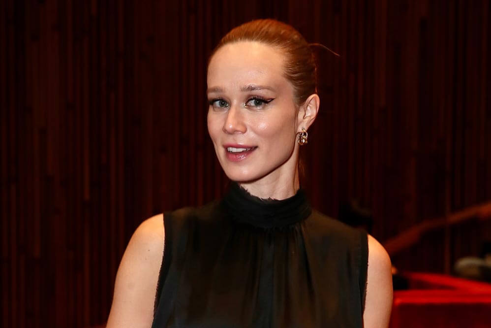 Mariana Ximenes apostou em um look praticamente todo preto, para o evento