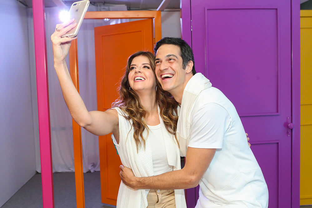 Mariana Santos e Mateus Solano registraram o momento com uma selfie
