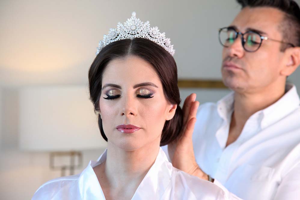 Evelyn Montesano apostou em um visual charmoso para o seu grande dia