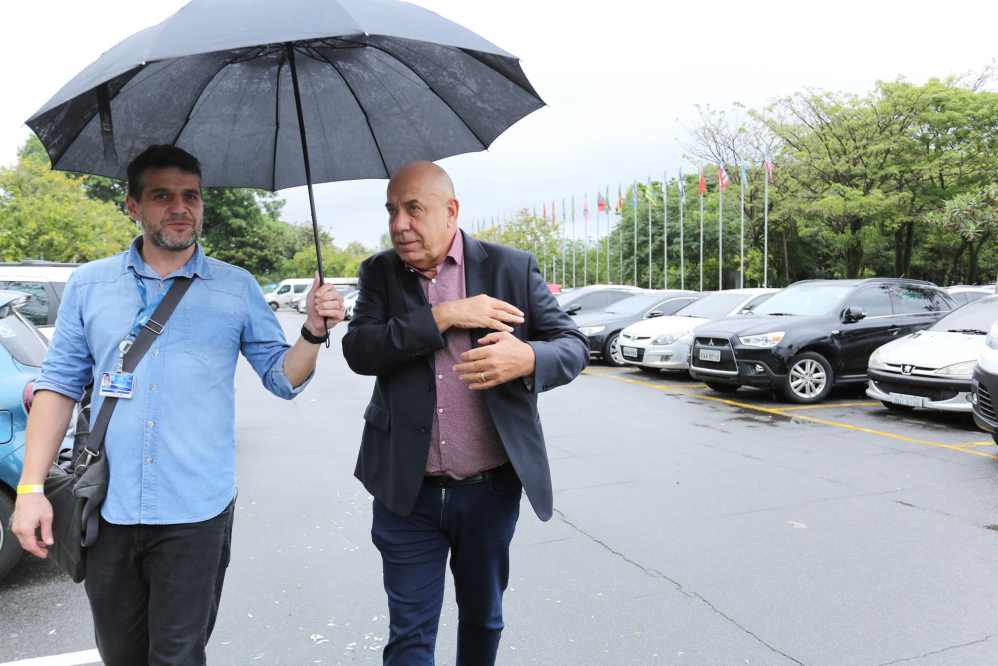 Amílcare Dallevo foi se despedir do apresentador