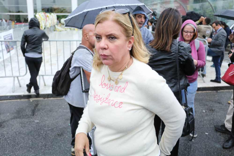 Astrid Fontenelle foi se despedir de Gugu