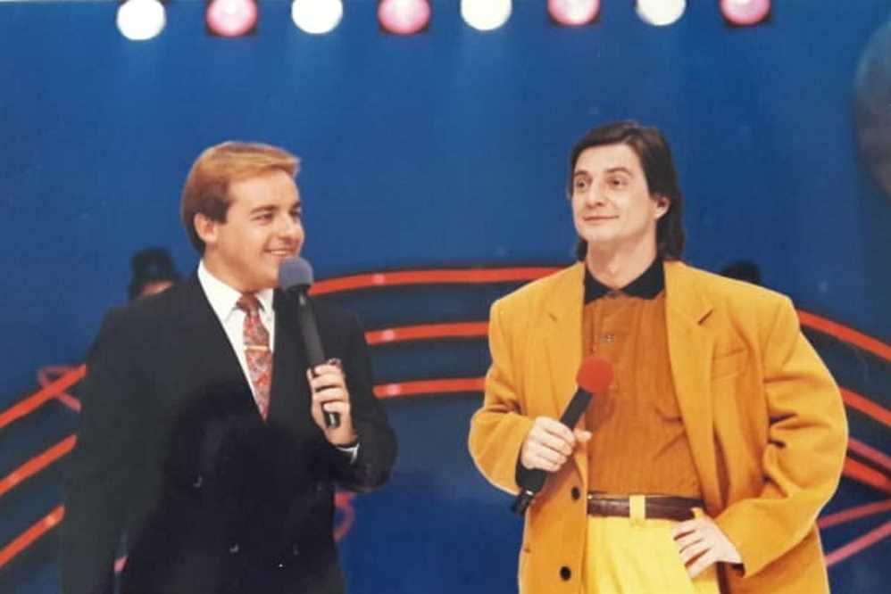 Gugu Liberato ao lado de Fabio Jr., no palco do Domingo Legal