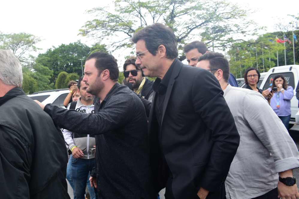 Celso Portiolli foi se despedir do amigo e revelou qual foi o maior legado que Gugu deixou para ele: Me inspirou a chegar lá, disse