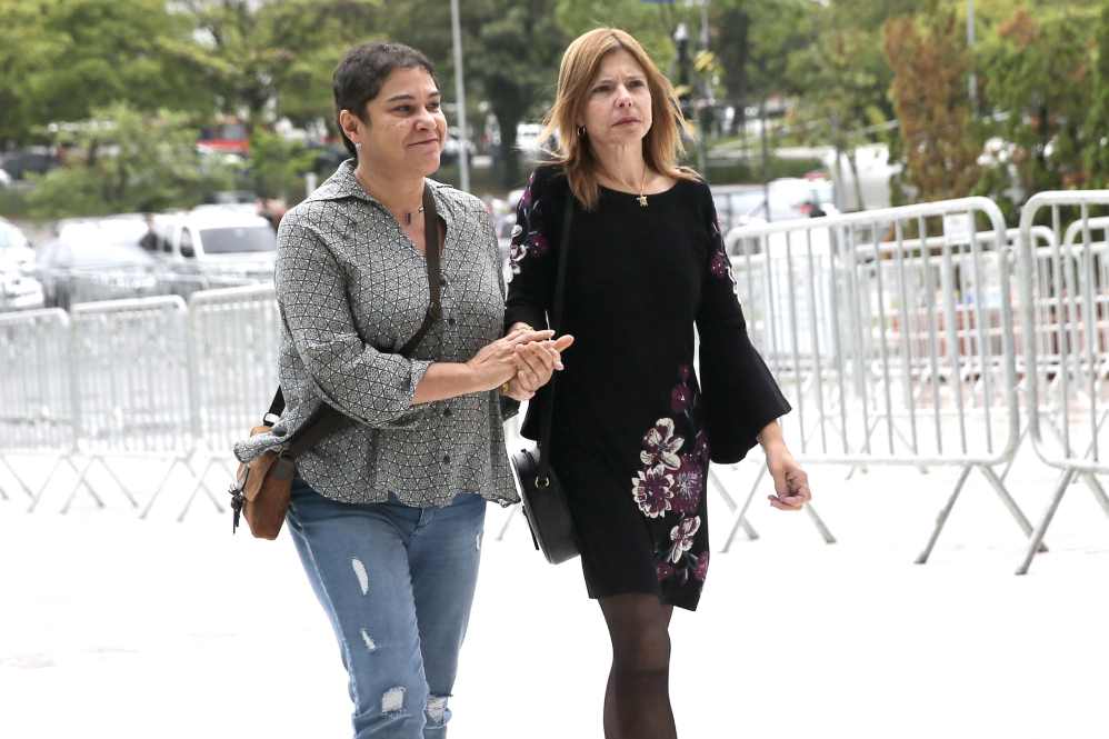 Rose Miriam estava ao lado da assessora de Gugu, Esther Rocha