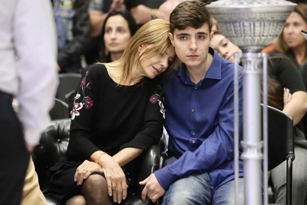 A família de Gugu Liberato recebeu o carinho dos amigos e familiares