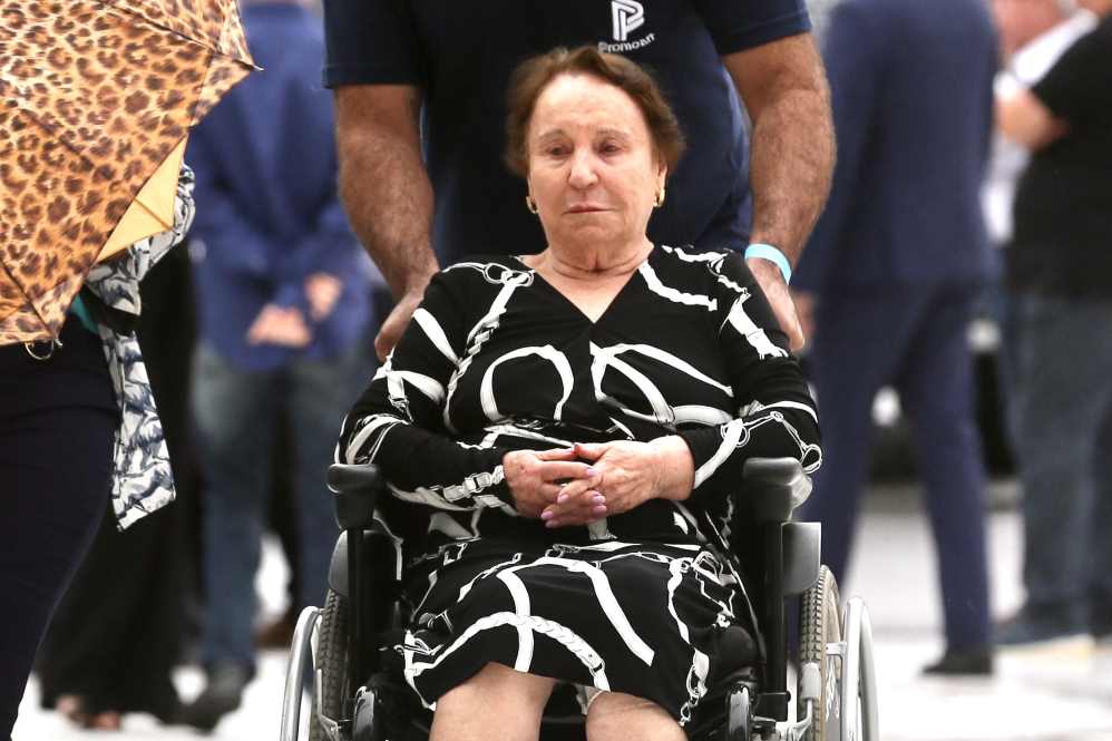 Maria do Céu, mãe de Gugu, estava muito abalada