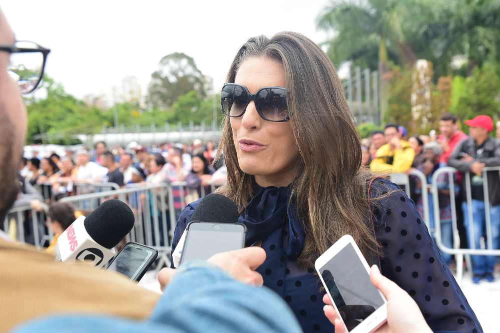 Elaine Mickely conversou com a imprensa