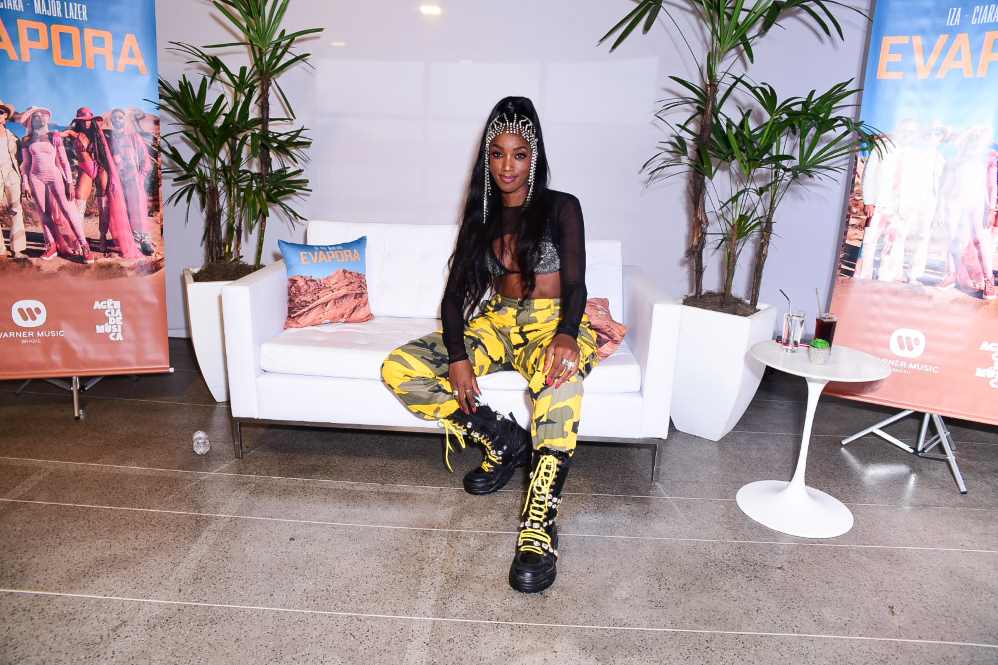Iza lança clipe Evapora com Ciara e Major Lazer