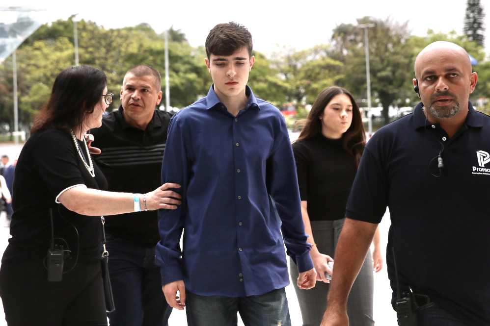 João Augusto e Sofia no momento em que entravam na Assembleia Legislativa