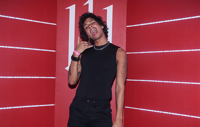 Desmontado, Lia Clark comparece ao show de Pabllo Vittar