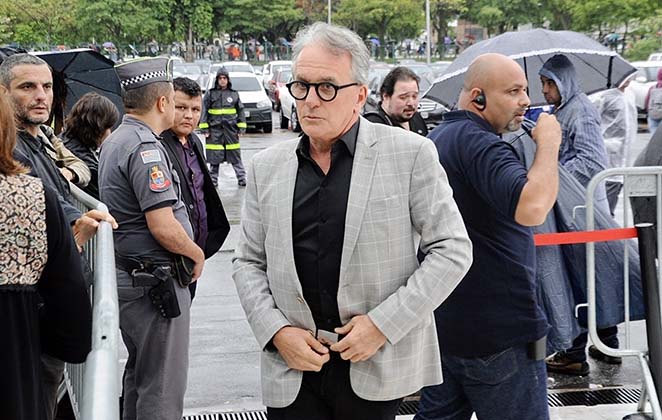 Otávio Mesquita também marcou presença no velório para prestar a sua homenagem