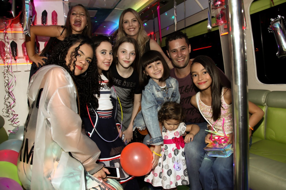 Filha de Pedro Leonardo realiza um Bus Party