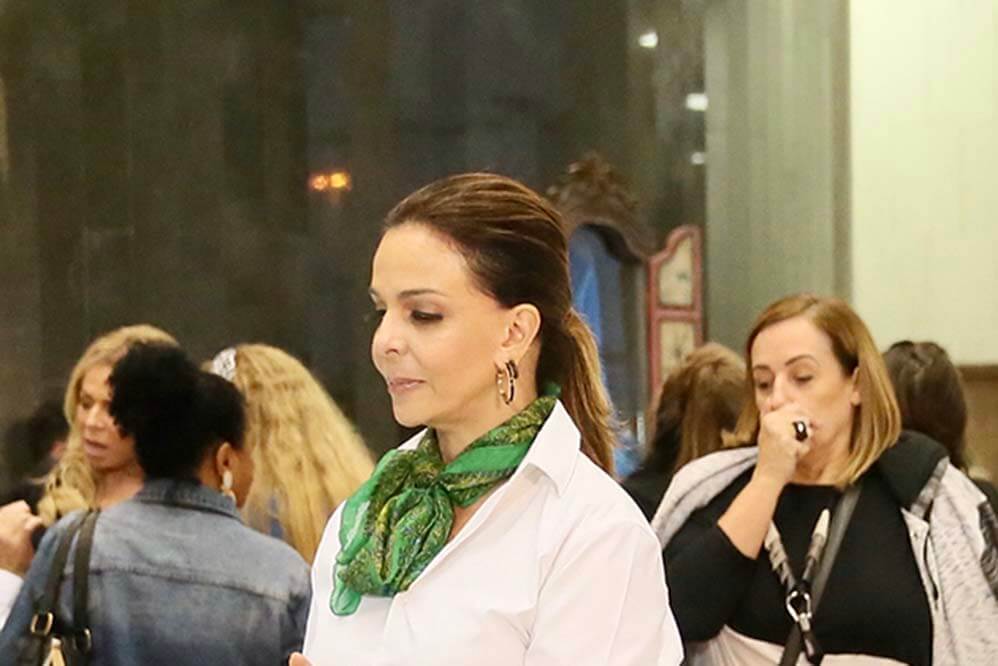 Sula Miranda não deixou de dar o último adeus ao amigo Gugu Liberato