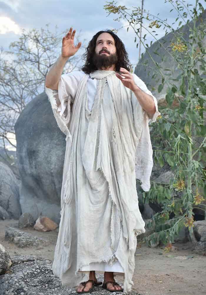Caco Ciocler (Jesus)