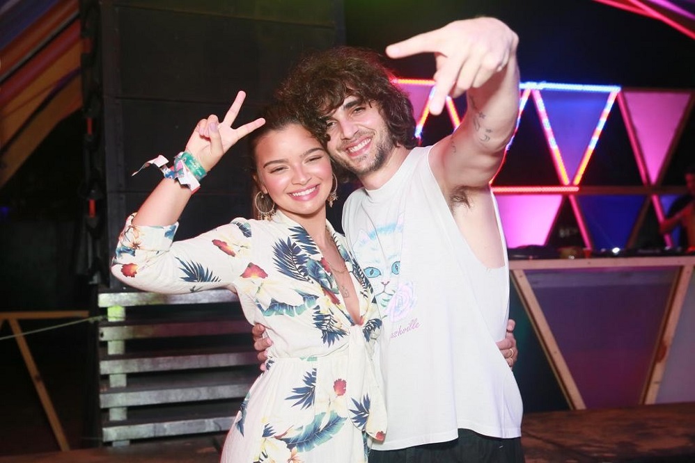 Fiuk e Gabriela Mustafa curtiram muito a festa de Pré-Réveillon em Jericoacoara, no Ceará