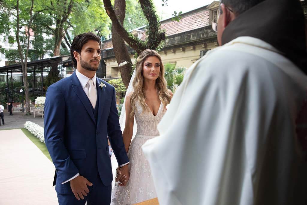 Hudson Santos e Karina Flores se casaram em uma linda cerimônia