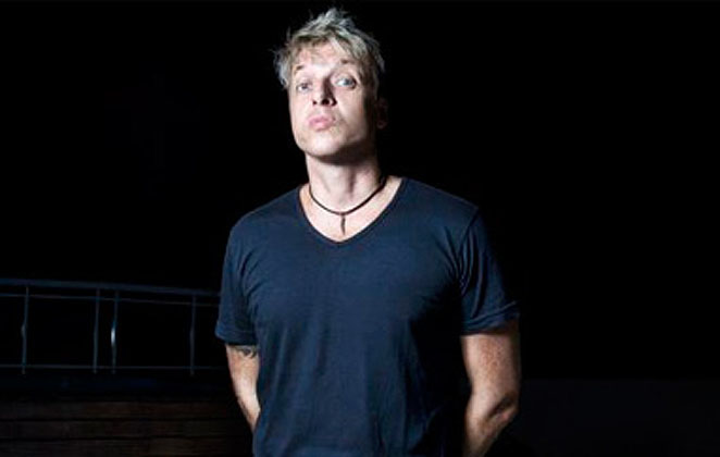 Vinny chega com novo trabalho