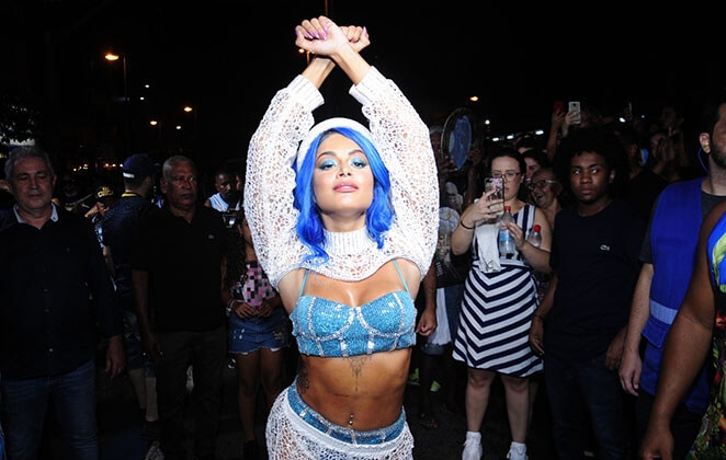 Esbanjou simpatia e muito samba no pé