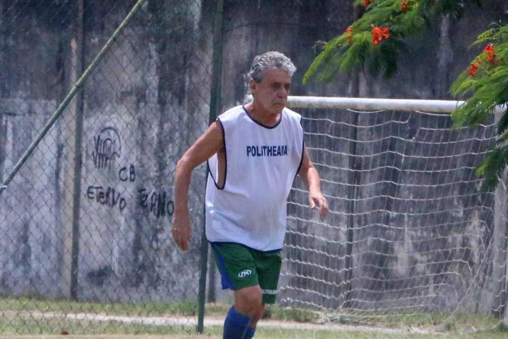 Chico Buarque se divertiu com os amigos