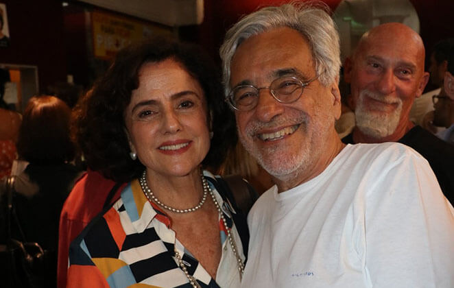 Marieta Severo e Aderbal Freire Filho foram juntos conferir a peça