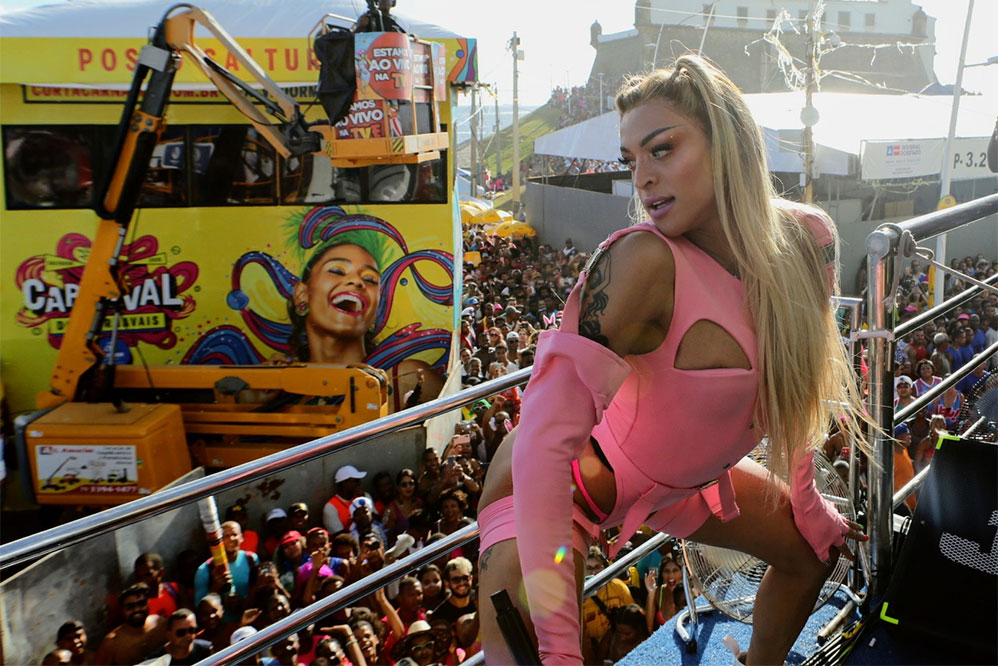  Carnaval 2020: Pabllo Vittar carrega multidão em Salvador