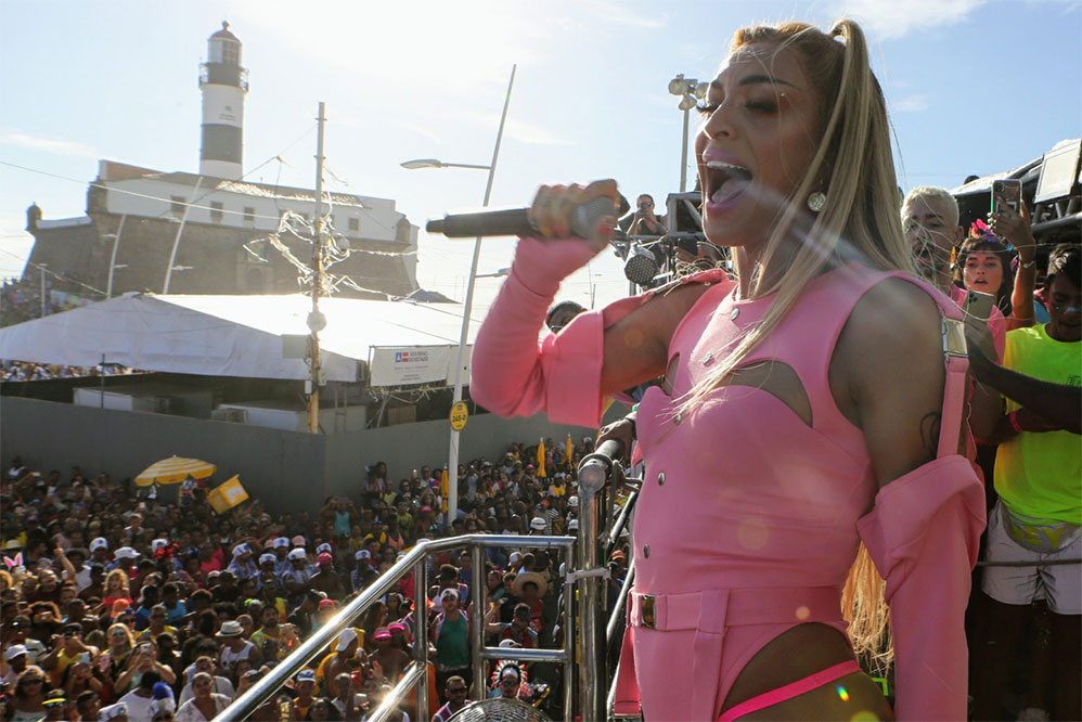  Carnaval 2020: Pabllo Vittar carrega multidão em Salvador