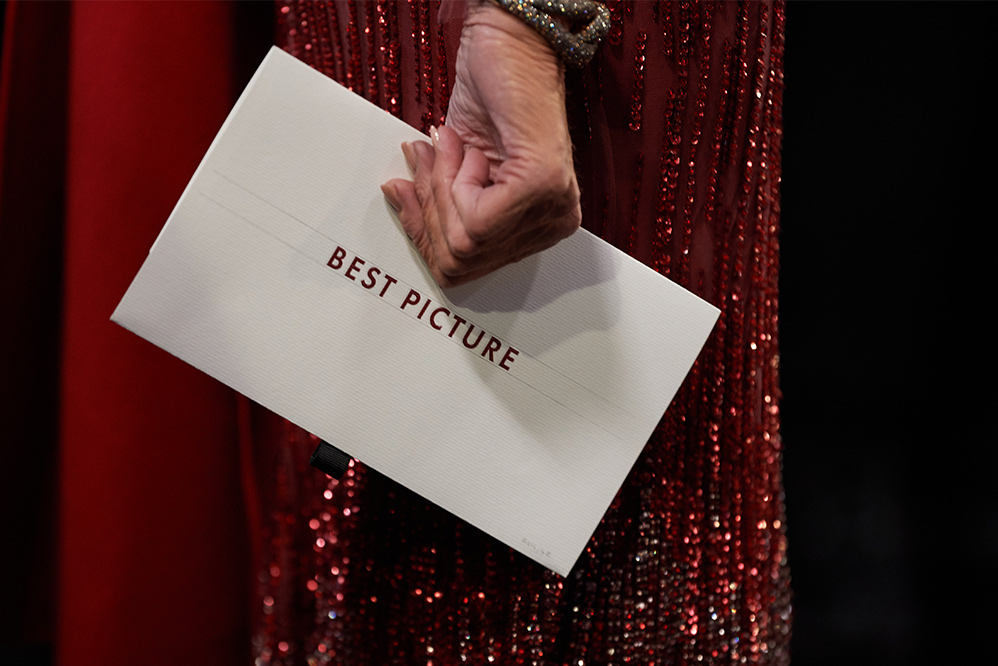 Oscar 2020: nas mãos de Jane FOnda, o envelope com o resultado de melhor filme