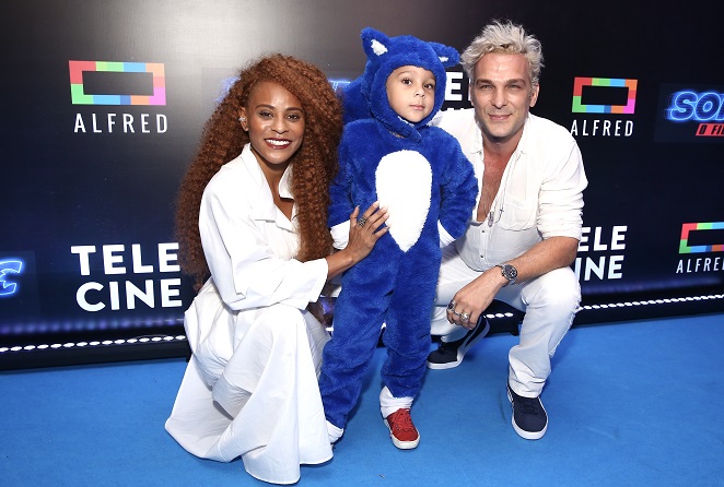 Aline Wirley e Igor Rickli levaram o filho Antonio, de cinco anos, para conferir a pré-estreia de Sonic - O Filme