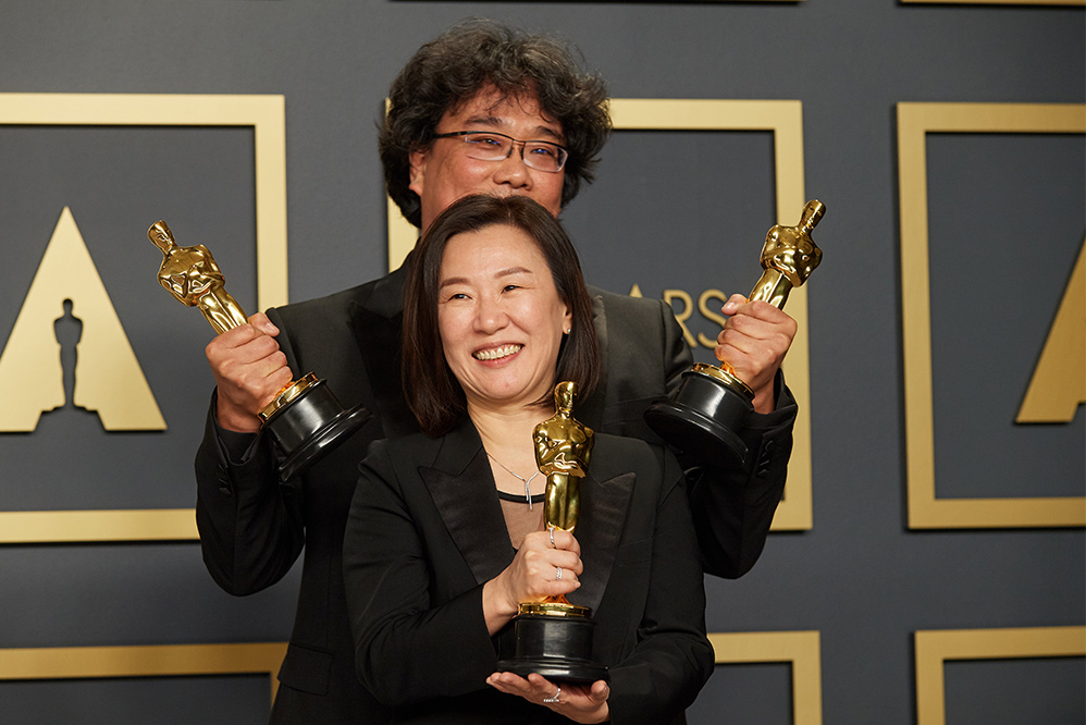 Oscar 2020: Bong Joon Ho e Kwak Sin Ae comemoram o sucesso de Parasita