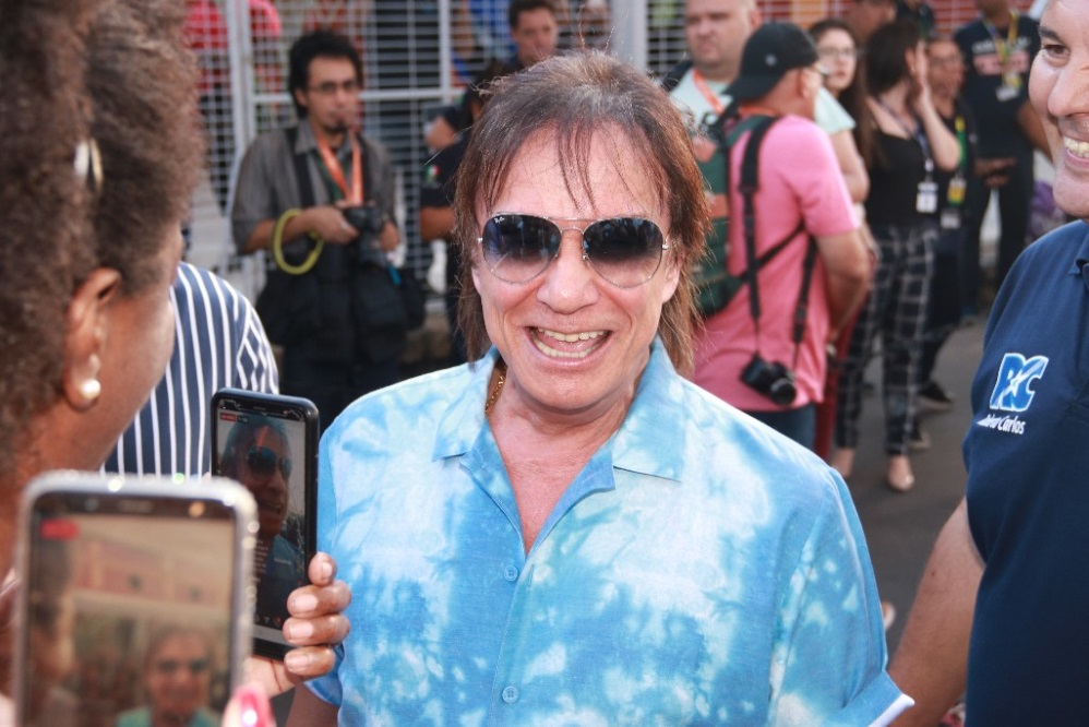 Roberto Carlos chega à 17ª edição do cruzeiro Emoções