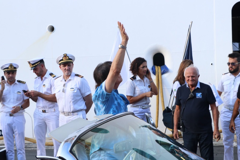 Roberto Carlos chega à 17ª edição do cruzeiro Emoções