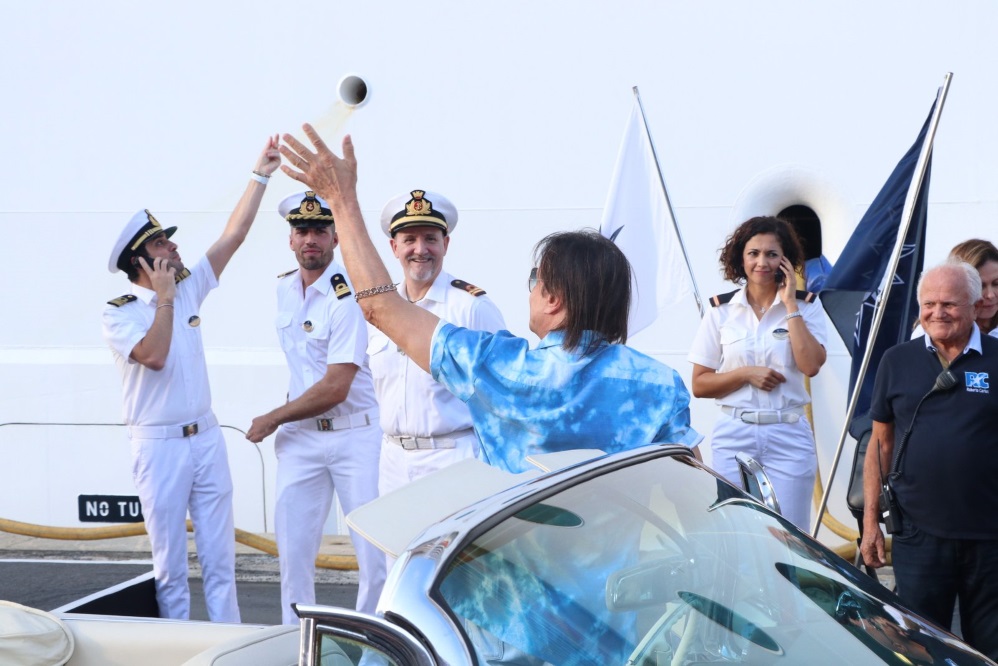 Roberto Carlos chega à 17ª edição do cruzeiro Emoções