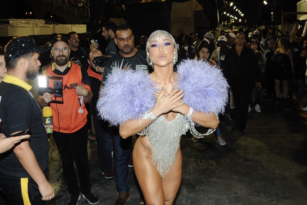 Sabrina Sato esbanjou simpatia