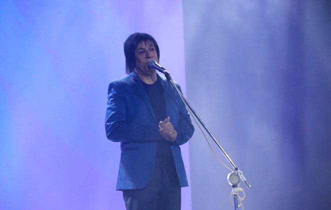 Tom Cavalcante fez imitações de Roberto Carlos durante show
