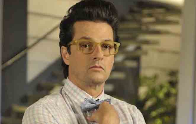 Crô nunca perde a elegância