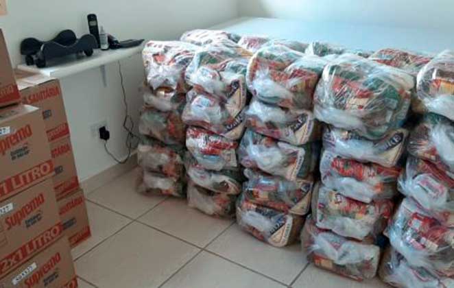 Lote de cestas básicas para doação da Fundação Amor Horizontal de Carol Celico