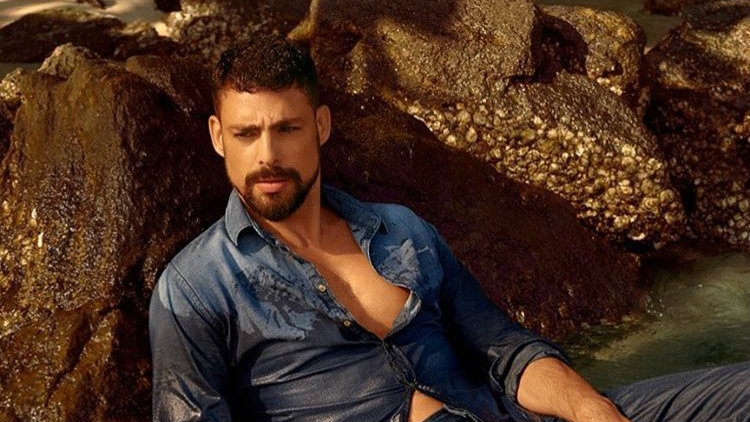 Uma lista dos 50 homens mais sexy dos anos de 22017 e 2018, feita pela revista BTCHS, destacou Cauã em 1º lugar. Tem que respeitar!