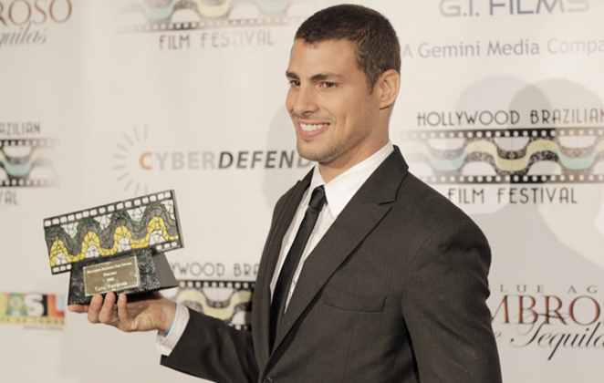 Premiado: Entre os 24 prêmios que ganhou ao longo da carreira, estão conquistas nacionais e internacionais, como essa, em Los Angeles, em 2010.