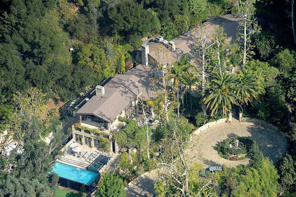 A mansão de Jennifer Lopez custa cerca de US$ 28 milhões (R$ 164 milhões)