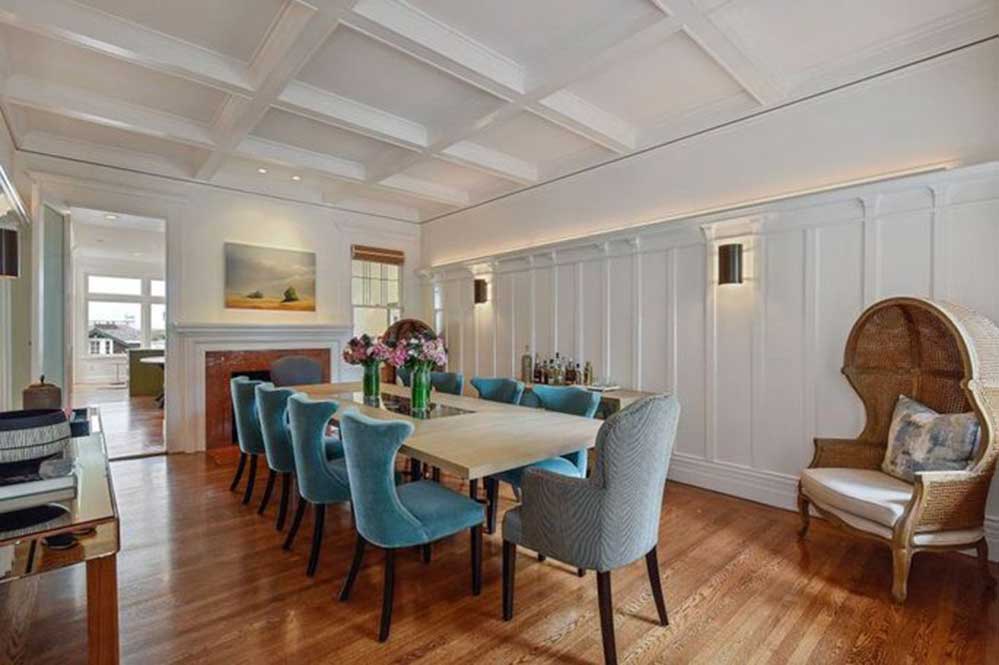 A estrela de Uma Linda Mulher gastou algo em torno de US$ 8,3 milhões (R$ 45,5 milhões), tem cinco quartos, quatro banheiros e um lavabo.