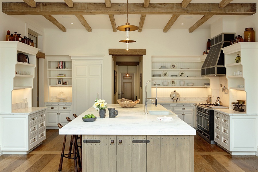 A mansão de Gisele Bündchen e Tom Brady está à venda por US$ 33,9 milhões (R$ 200 milhões)