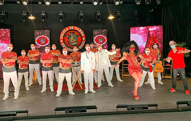 O elenco da agremiação Dragões da Real