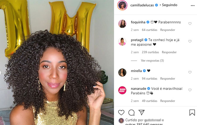 A musa do Tik Tok celebrando mais de 1 milhão de seguidores