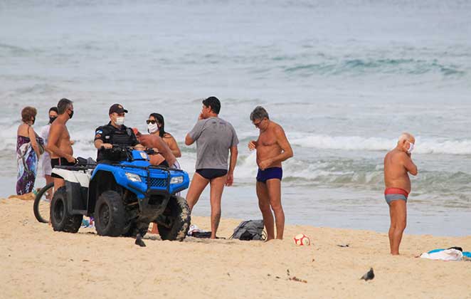 Renato Gaúcho curtiu uma dia de praia com os amigos